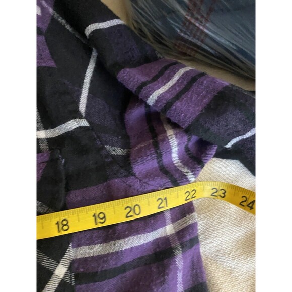 Nickelodeon Rugrats Crew On Back Purple Button Up Flannel Size Women’s L - Picture 16 of 16